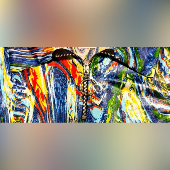 Crop Top - Picture 3 of 4